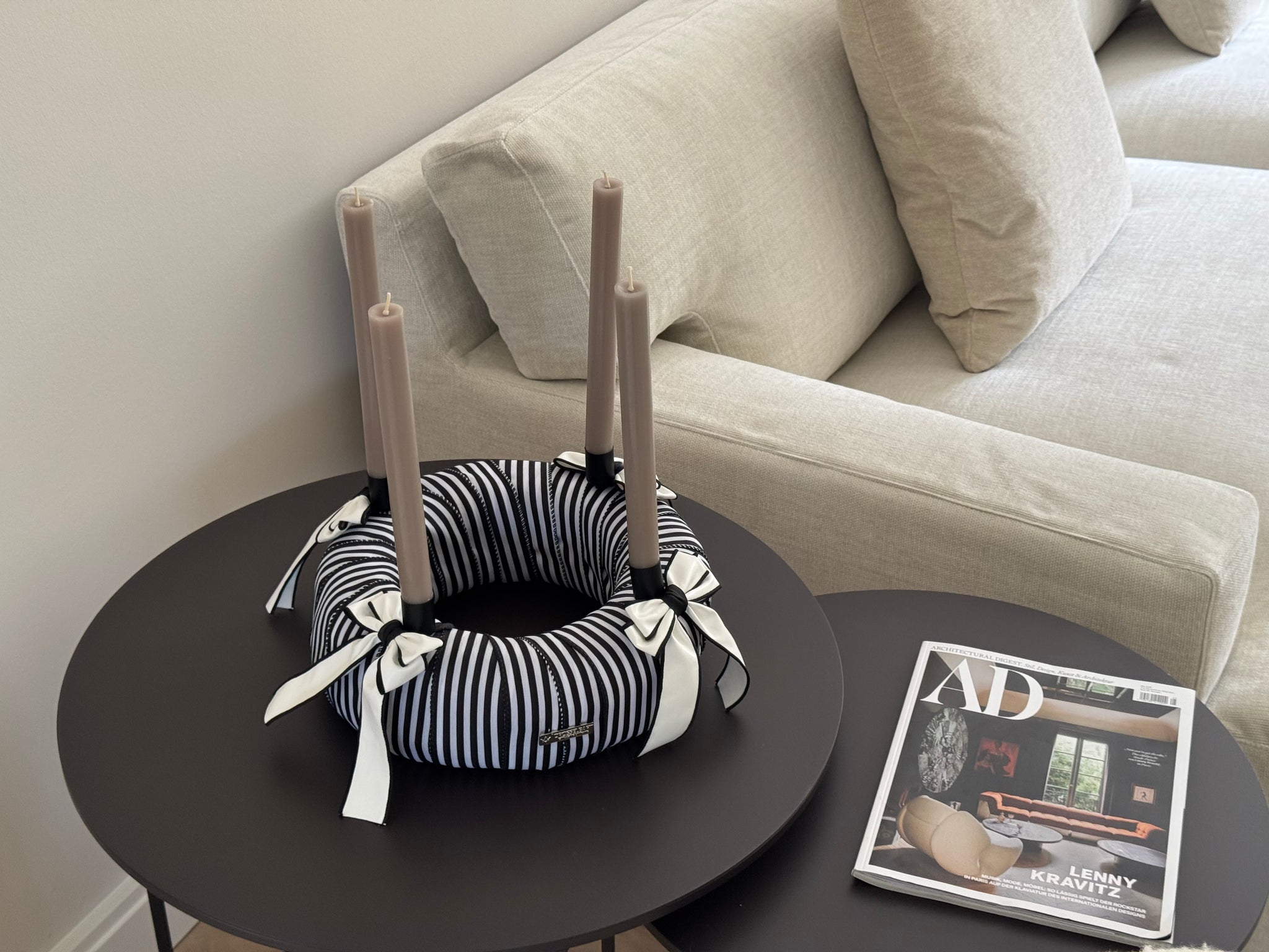 Adventskranz Coco, 30 cm Extravaganz in schwarz / weiß gestreift & Sch – drosselbart-design