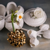 „Klatt Objects Fructus Nipa Vase aus Bone China mit 24K-Goldglasur – Drosselbart Design“