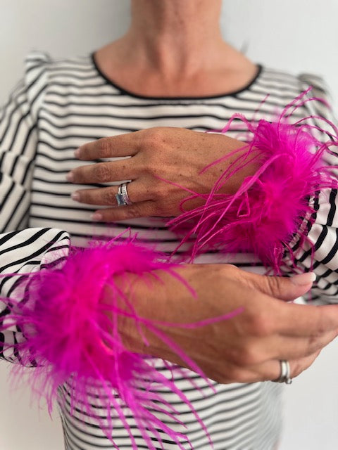 Federärmel am Handgelenk Armband aus Federn pink ....it`s all about feather