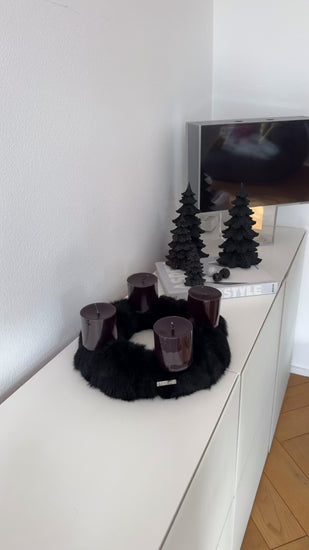 „Schwarzer Fell-Adventskranz Black Beauty L, 30 cm, mit vier Engels- Schwarz Video.“