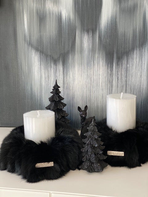 "Upcycling ....for luxury home !" Black is always the answer  Kaninchenfellkranz S